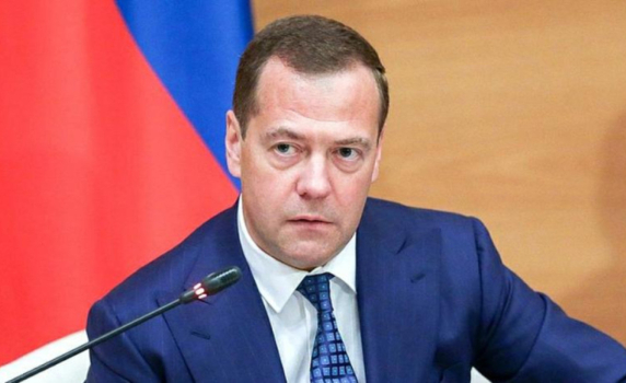 Медведев: Европейските санкции подпалват революция в световната икономика, която ще изяде децата си