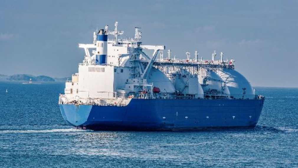 Първият танкер с газ от САЩ вече се разтоварва в пълна тайна