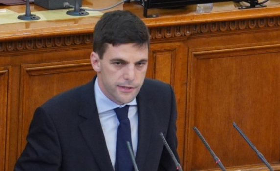 На живо от парламента - 9 юни, 2022 г.