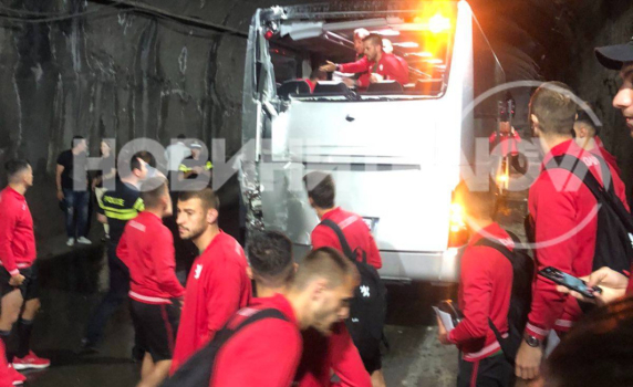 Националният отбор по футбол е претърпял тежка автомобилна катастрофа в Грузия