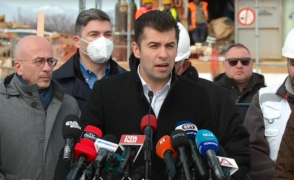 Обещанията на Петков за евтин газ се разбиха при срещата с действителността