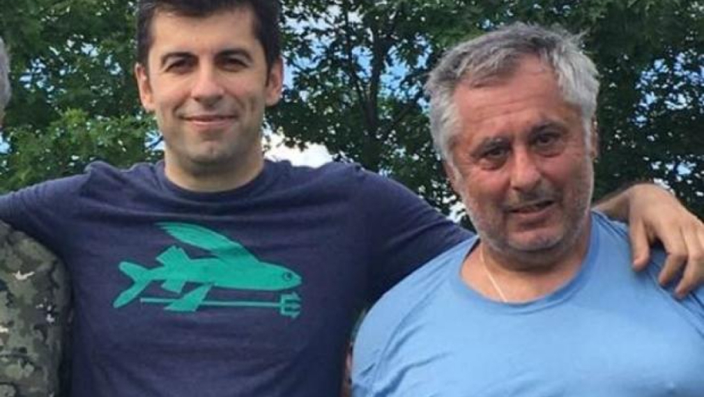 Бащата на Кирил Петков призовава честните да излязат на улицата