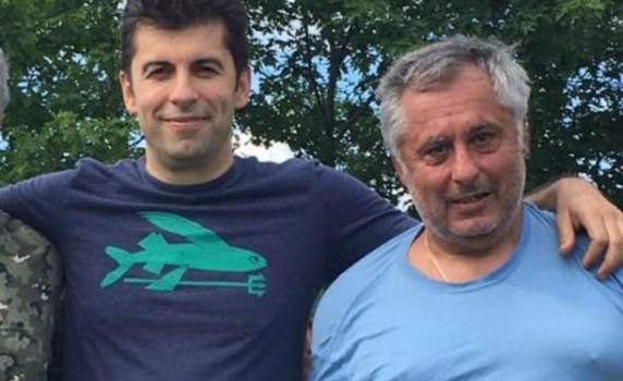 Бащата на Кирил Петков призовава честните да излязат на улицата