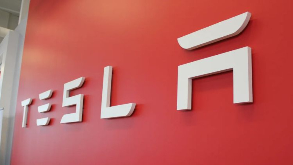 Акционерите на Tesla ще гласуват за разделяне в съотношение 3 към 1 през август