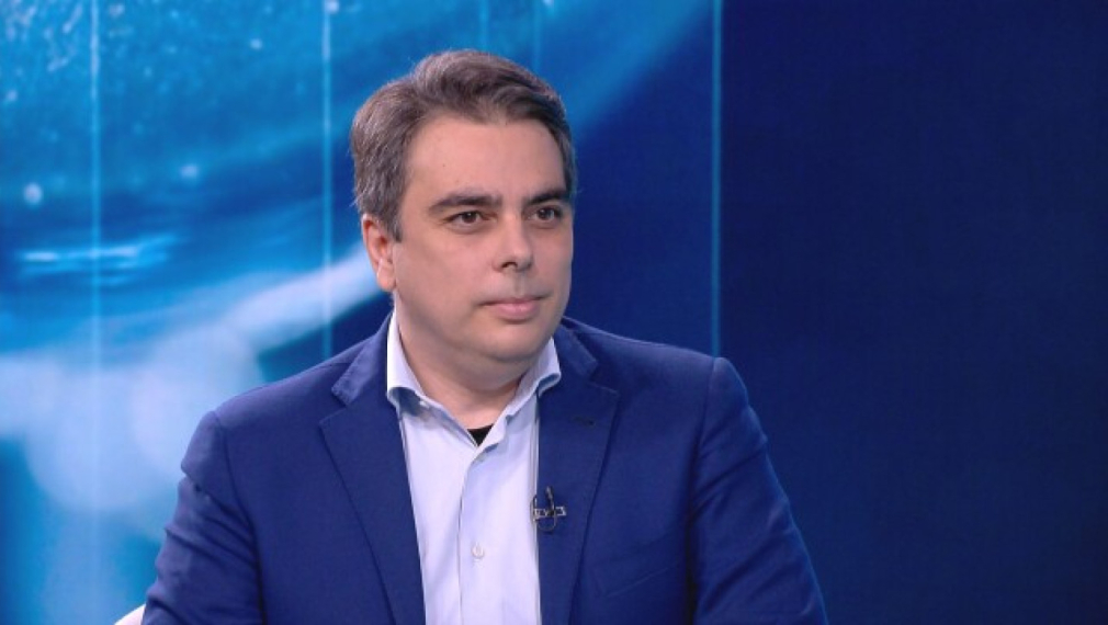 Асен Василев: Не очаквах да хвърлят държавата под автобуса