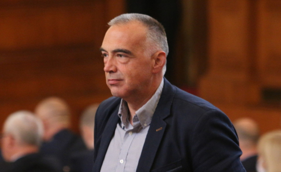 Кутев: Манипулация е, че падането на това правителство е национална катастрофа