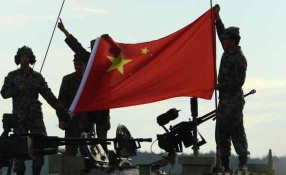 Китай привежда армията си в готовност за операции от "невоенен характер"