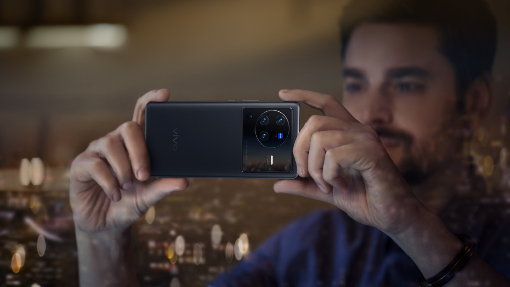 Vivo представя новия си флагман X80 Pro в Европа