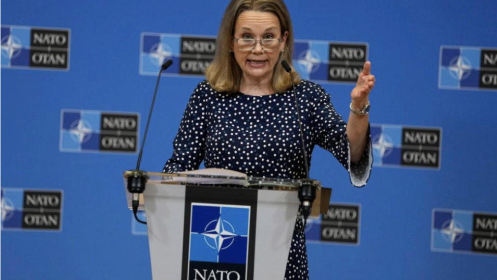 Посланикът на САЩ в НАТО: Украйна постоянно иска оръжия, запасите се изчерпват