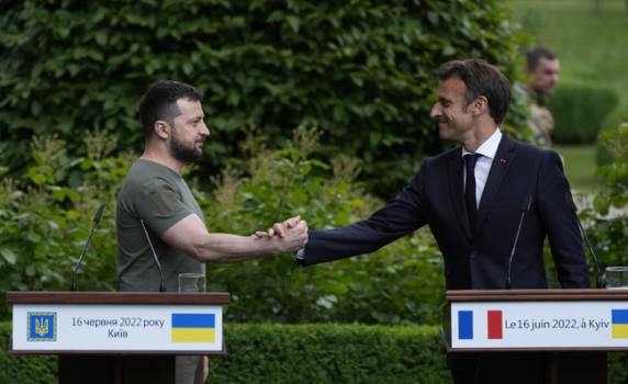 Макрон: Франция, Германия, Италия и Румъния са за незабавен статут на Украйна на кандидат за член за ЕС