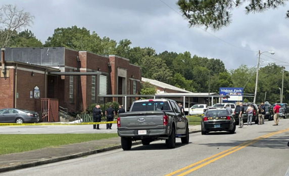 Един убит и двама ранени при стрелба в църква в Алабама