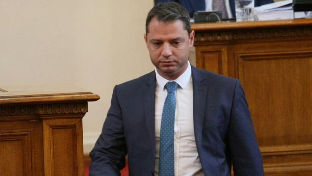 Делян Добрев: Възможно е ПП да напазаруват още депутати и вотът да не мине