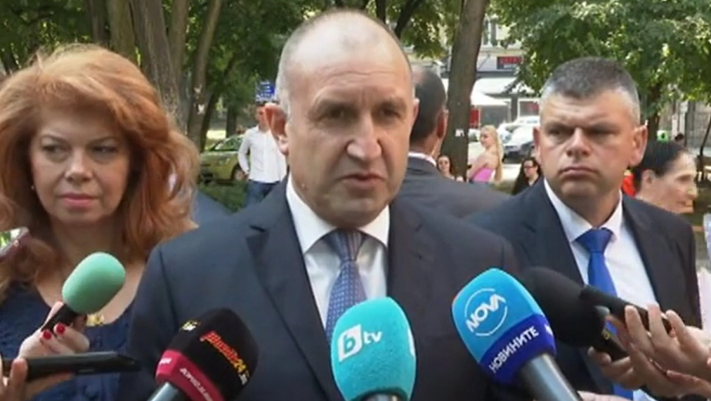 Радев: Министерският съвет да не се крие зад парламента за РС Македония