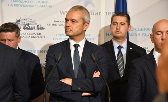 Костадин Костадинов обвини ГЕРБ и ПП, че заедно оформят евроатлантическо мнозинство