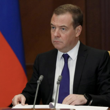 Медведев: Отговорът на Москва за Калининград може да спре кислорода за Литва