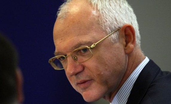 Велев: Ще извадим снимки на депутатите, заради които два пъти ще се качат цените в магазините