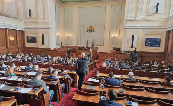 На живо от парламента - 1 юли, 2022 г.