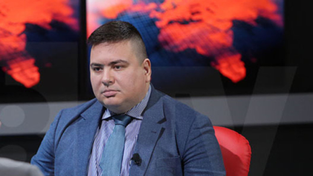 Асен Василев иска кабинетът да наруши два закона и да рискува 1 млрд. евро на данъкоплатците