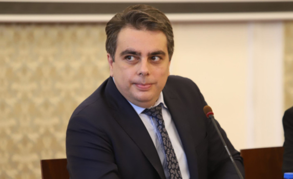 Асен Василев: Правителството на Борисов е виновно за орязания План за възстановяване