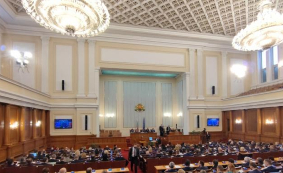 На живо от парламента - 7 юли, 2022 г.