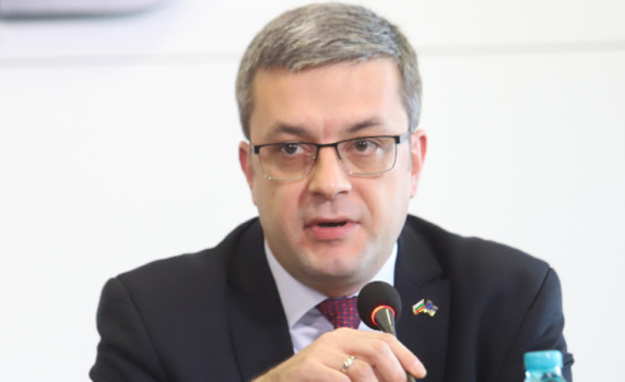 Тома Биков: Няма да има правителство нито днес, нито следващата седмица
