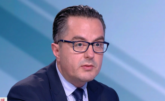 Цончо Ганев: Трима от управляващото мнозинство щяха да гласуват против кабинета „Василев“