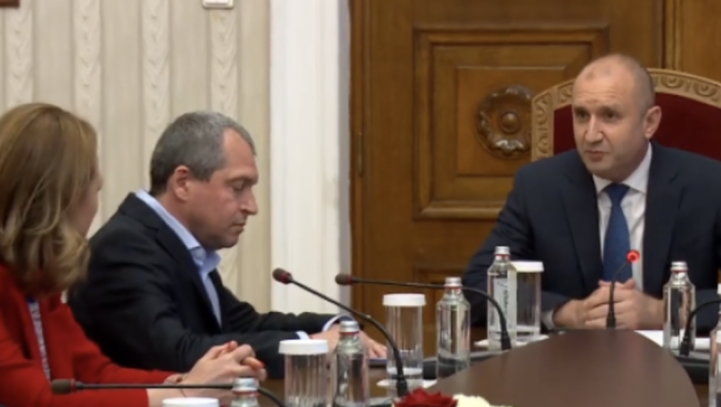 Тошко Йорданов при Радев: Основната причина да няма коалиция са Петков и Василев, те трябва да отстъпят