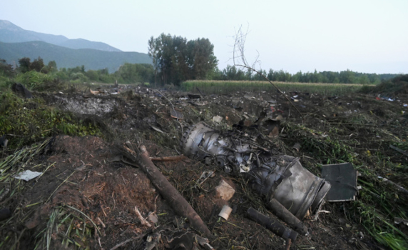 Боеприпаси са разпръснати на мястото на катастрофата на украинския самолет край Кавала