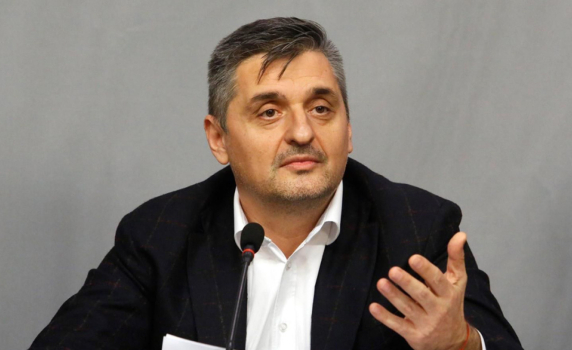 Кирил Добрев: Изборът на Радев за третия мандат е логичен и почтен ход