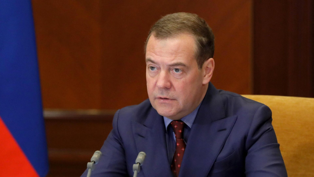 Медведев: Европейските глупаци бяха изиграни от американците, принуждавайки ги да поемат най-болезнените последици от санкциите срещу Русия