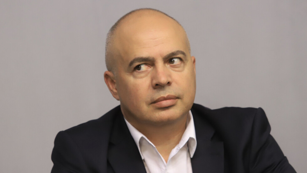 Свиленски: Ще задържим мандата до петък. Ще предложим два варианта за изход