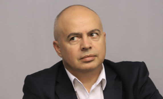 Свиленски: Ще задържим мандата до петък. Ще предложим два варианта за изход