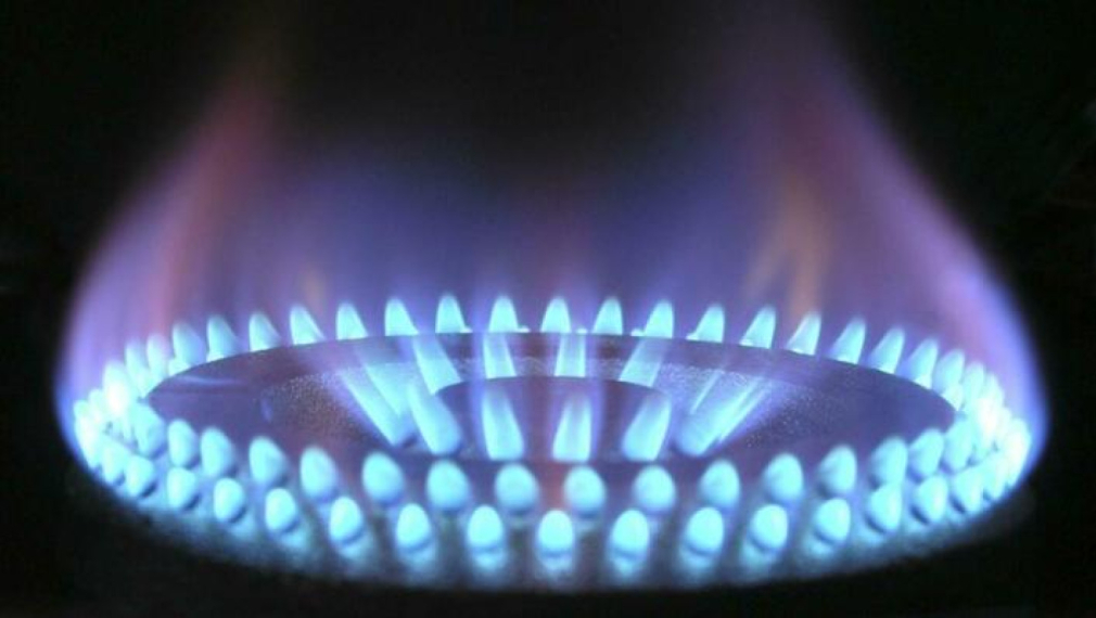 Бизнесът: Танкерите с втечнен газ не са 7, а 3, с 35-40% по-скъп от газа на „Газпром експорт“