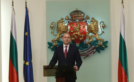 Румен Радев представя служебния кабинет