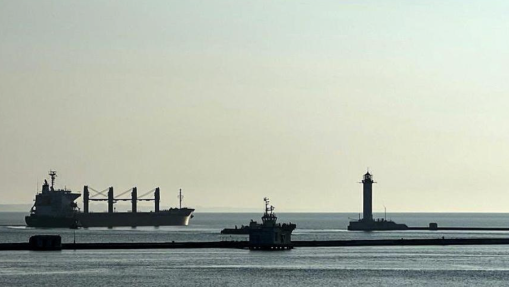 Четири кораба със зърно напуснаха пристанищата на Украйна