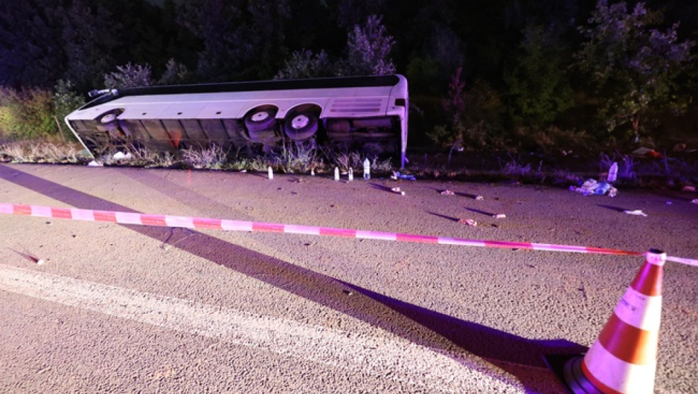Сръбски автобус катастрофира на АМ "Тракия", 14 души са в болница