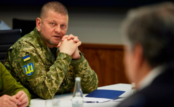 Зеленски обмисля смяна на командващия армията според украински медии