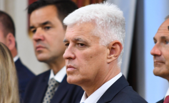 Министърът на отбраната: Към момента украинска военна техника не се ремонтира у нас