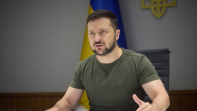 Президентът на Украйна Володимир Зеленски снощи предупреди украинците да бъдат