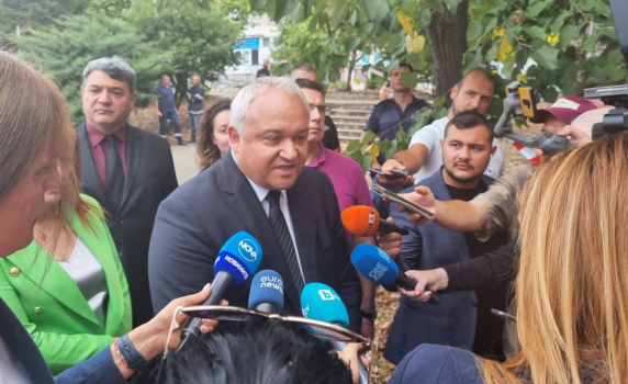 Демерджиев иска оставката на зам.-директора на "Гранична полиция". Задържан е сириец