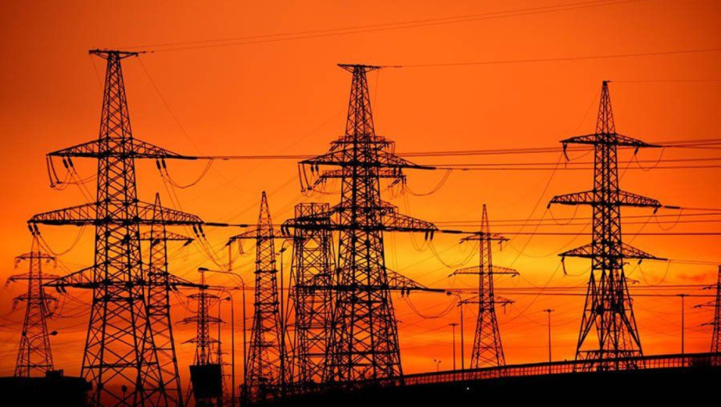 През юни България изнася почти половината произведена в страната електроенергия.
