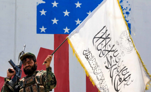 Талибаните празнуват 1 година от изтеглянето на САЩ от Афганистан с парад