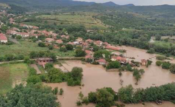 Започват възстановителните дейности в наводнените карловски села