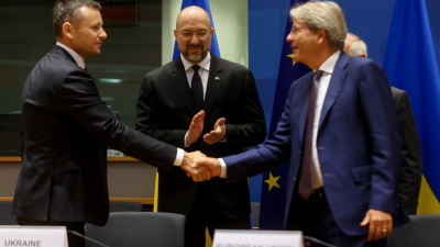 Украйна и ЕС подписаха наведнъж пет споразумения за сътрудничество в