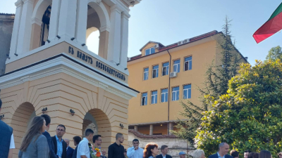 Снимка Яница Марова Радио Пловдив С камбанен звън започна тържествения молебен