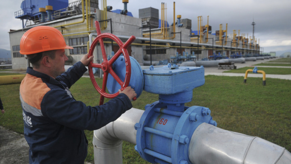 Руският газ продължава да тече през Украйна без промяна, докато "Северен поток-1" е спрян