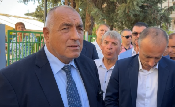 Борисов: Тези от "Промяната" си мразят народа