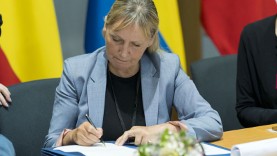Евродепутатът Елена Йончева в качеството си на председател на Контактната