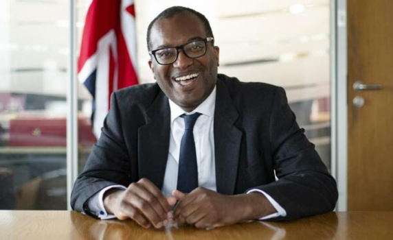 Син на имигранти от Гана става първият чернокож финансов министър на Великобритания