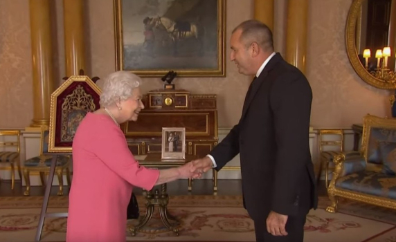 Радев: С кончината на Елизабет II Великобритания и светът губят забележителен държавник